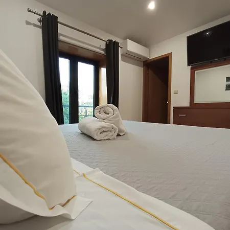 Landhaus Quinta D'areda Wine&pool Experience Fafe